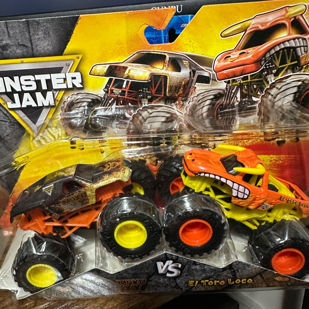 Monster Jam Die-Cast Truck Set - Black and Orange